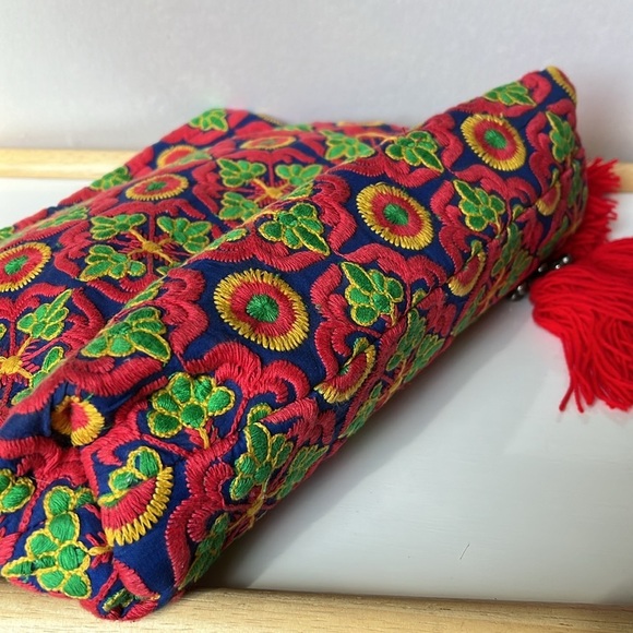 CLEOBELLA Clutch Woven Fringe Tassel Bells Yarn Bright Color Textured Bag Pouch - Picture 5 of 13